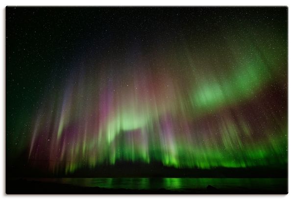 Leinwandbild von lichtjahr21 Polarlicht in Grün und Rot über Norwegen - ARTland Leinwandbild von lichtjahr21 Polarlicht in Grün und Rot über Norwegen